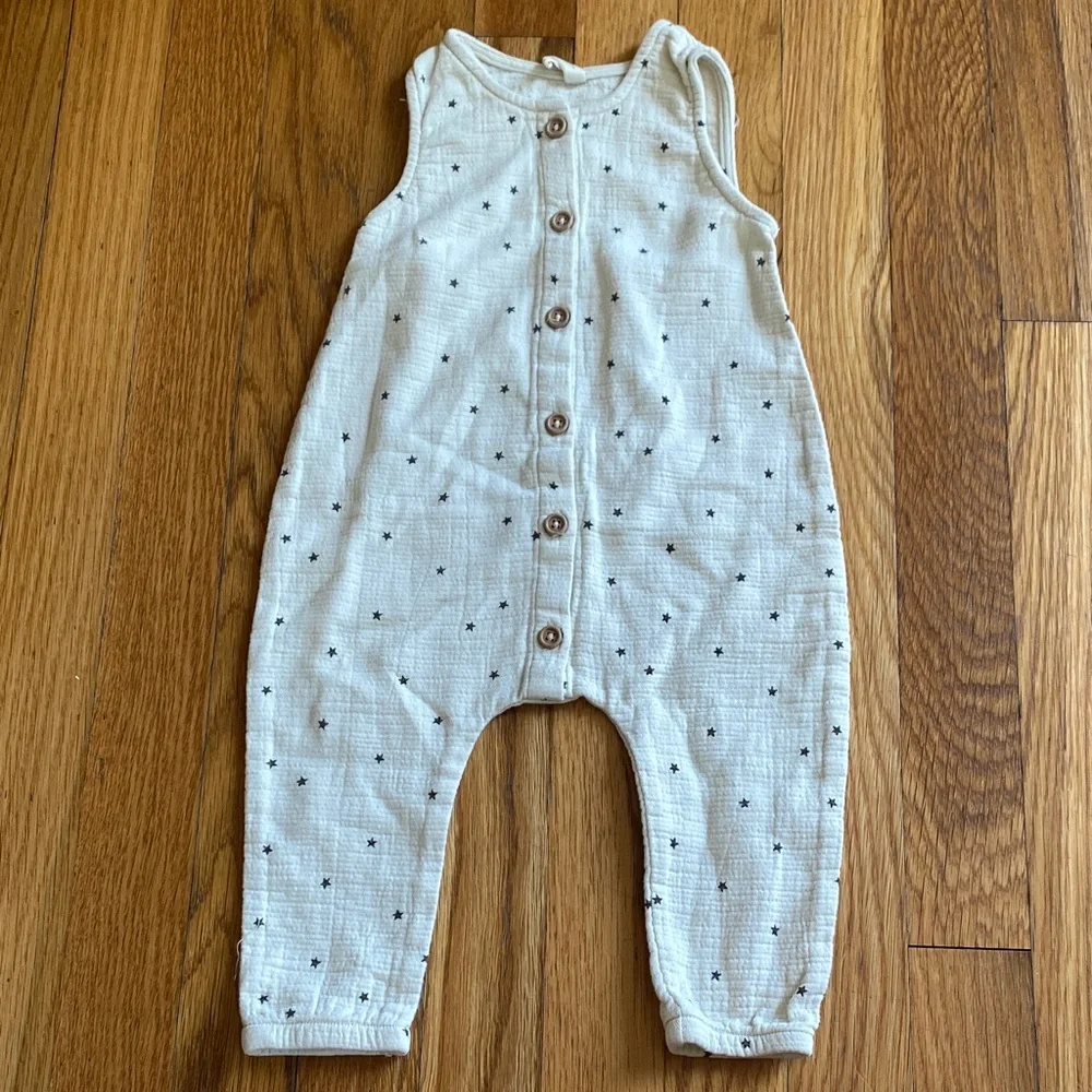 Quincy Mae Star Romper - Picture 1 of 6